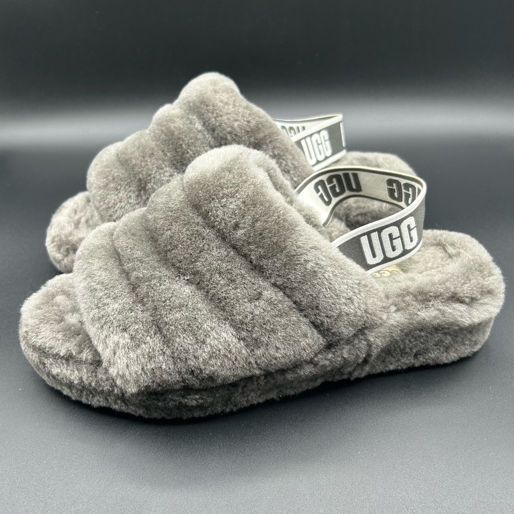 UGG Fluff Yeah Slide Slippers Gray Sheepskin Size 9, 40 #1095119